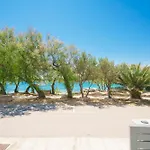 Exklusives Strandapartment Mit Parkplatz & Direktem Zugang Zum