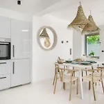 Exklusives Strandapartment Mit Parkplatz & Direktem Zugang Zum Meer Srima