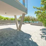 Exklusives Strandapartment Mit Parkplatz & Direktem Zugang Zum Meer * Srima