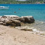 Exklusives Strandapartment Mit Parkplatz & Direktem Zugang Zum