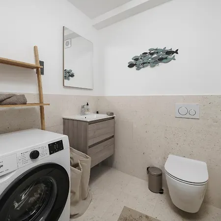 아파트 Modernes 스리마