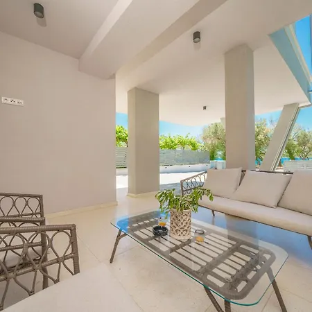 Exklusives Strandapartment Mit Parkplatz & Direktem Zugang Zum
